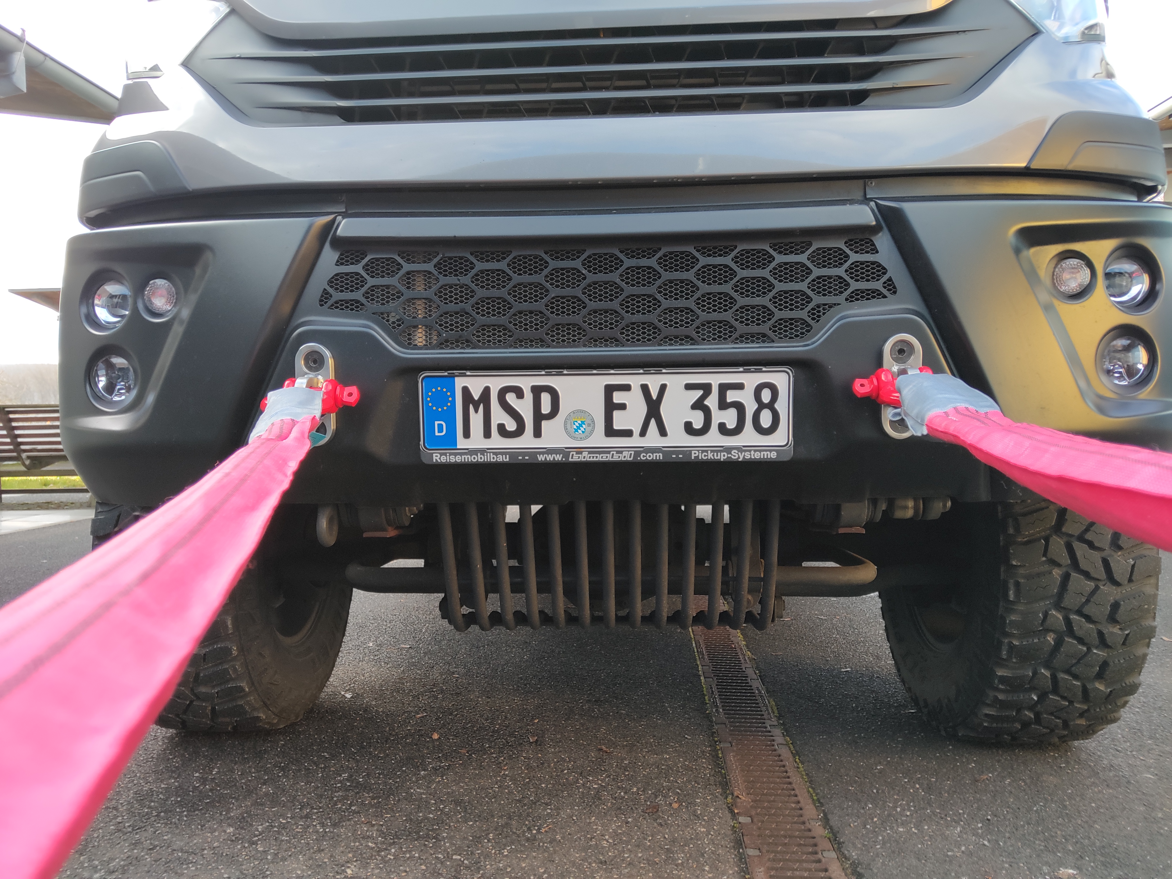 Schleppöse mit befestigtem Bergeseil